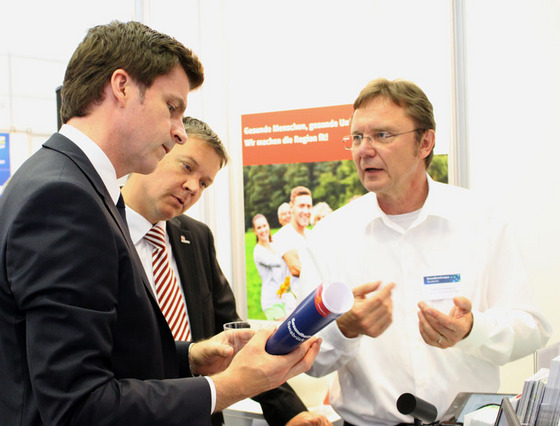 Martin Schnellhammer im Gespräch mit MdB André Berghegger und Dr. Maik Plischke vom Innovationszentrum Niedersachsen